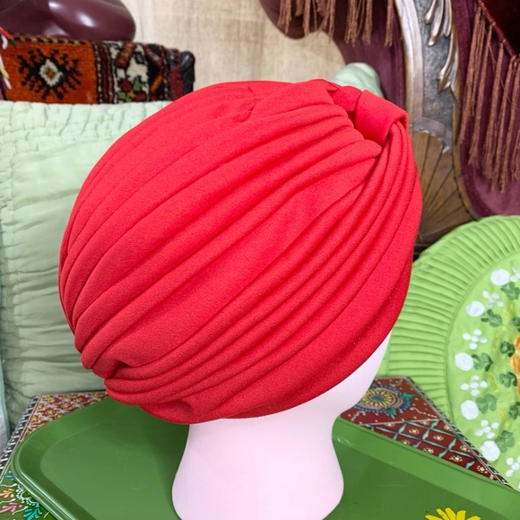 70s Red Betmar Turban - Picture 2 of 5